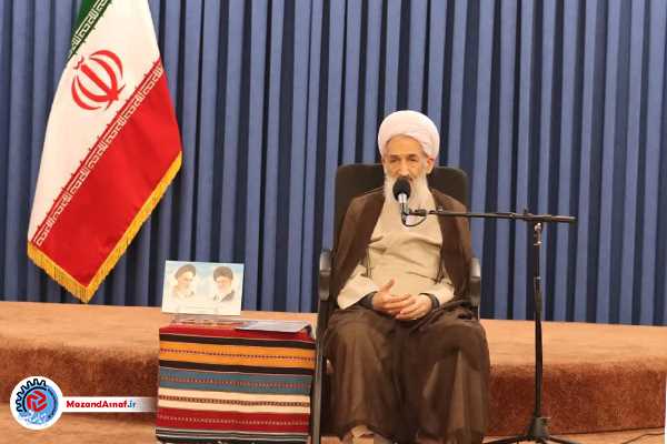 عکس| دیدار هیات رئیسه اتاق اصناف و روسای اتحادیه‌های صنفی ساری با آیت‌الله لائینی
