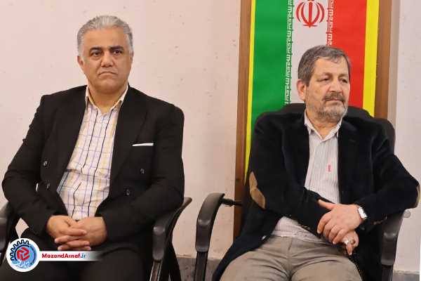 عکس| دیدار هیات رئیسه اتاق اصناف و روسای اتحادیه‌های صنفی ساری با آیت‌الله لائینی