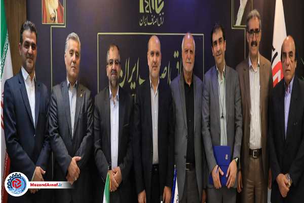 اهدای احکام هیات رئیسه دوره هشتم اتاق اصناف ایران