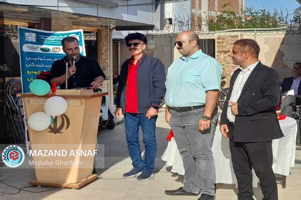 عکس| برگزاری نمایشگاه خودروهای کلاسیک در قائم‌شهر